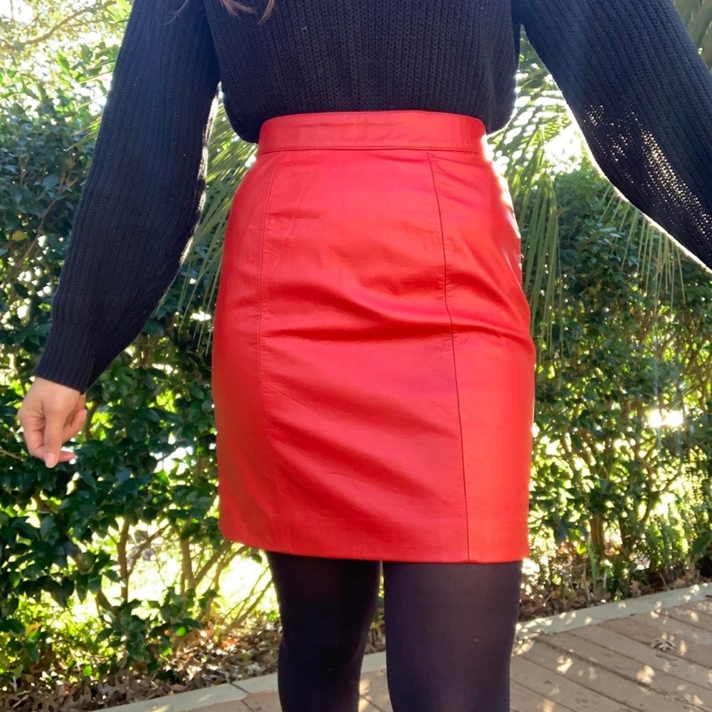 Vintage red CHIA mini leather skirt